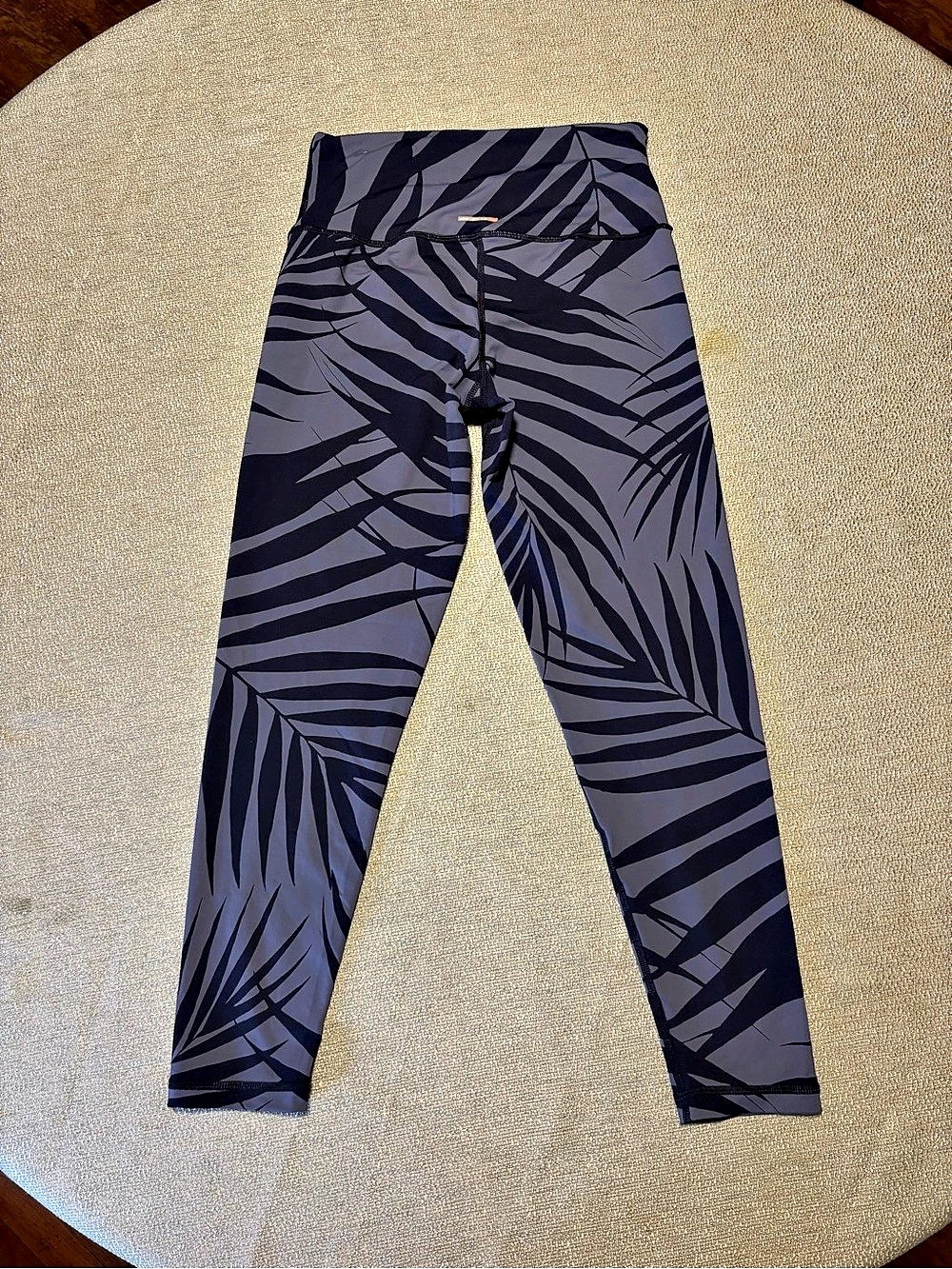 Aerie Chill.Play.Move leggings Navy/LtBlue leaf print Like New